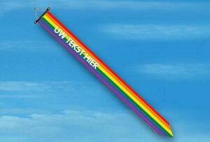 Regenboog-wimpel-met-eigen-tekst